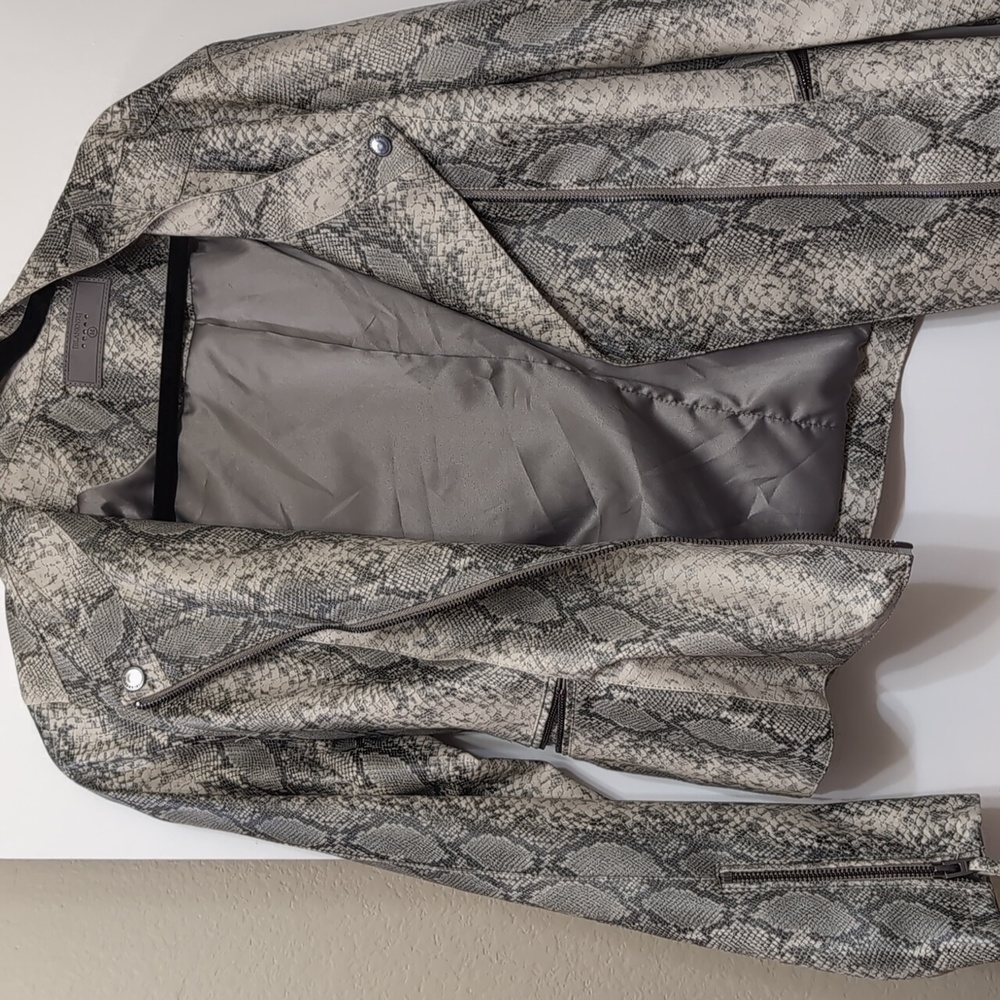 NWOT BLANK NYC Vegan Leather Snakeskin Print Moto Jacket Dark Cloud